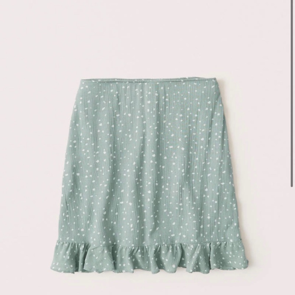 Abercrombie & Fitch ruffle hem skirt